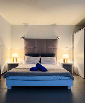 1 dormitorio, tabla de planchar con plancha, wifi gratis y ropa de cama