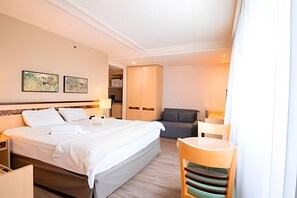 Apartment | Desk, free WiFi