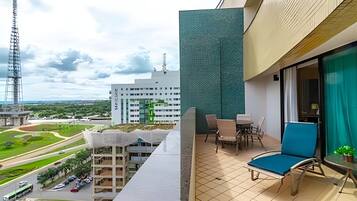 Apartment | Outdoor dining