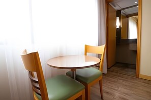 Apartment | Dining