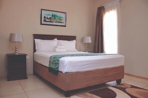 Standard Room | 1 bedroom, individually decorated, individually furnished, desk - Ikhutse Guest House (Kanye)