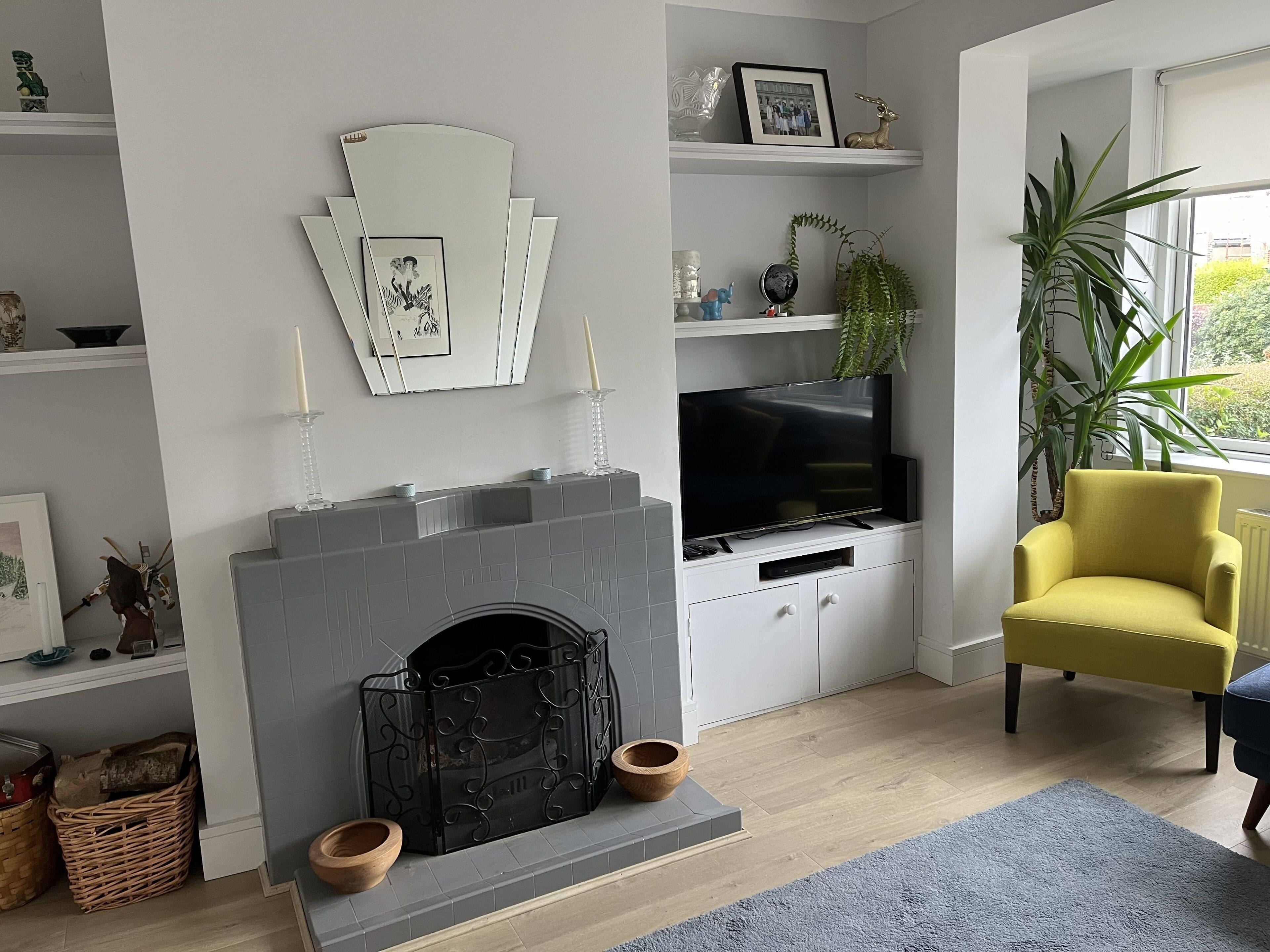 Smart TV, fireplace, computer monitors, printers