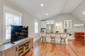 Fridge, microwave, dishwasher, coffee/tea maker