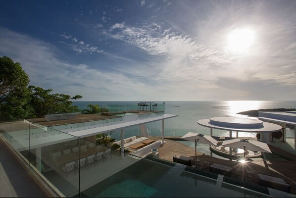 Pool - 7 bedroom Oceanfront (bo put)