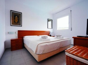 3 chambres, fer et planche à repasser, Wi-Fi, literie fournie