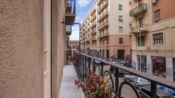 Quang cảnh ban công