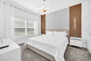 4 habitaciones, tabla de planchar con plancha, wifi y ropa de cama