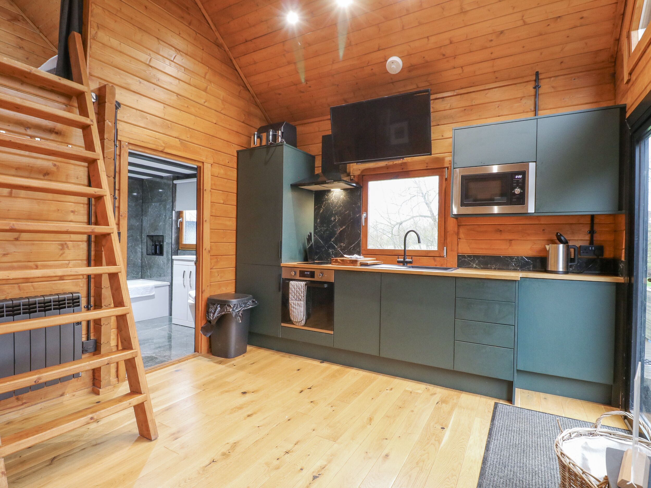 Cottage | 2 bedrooms, free WiFi, individually decorated, individually furnished