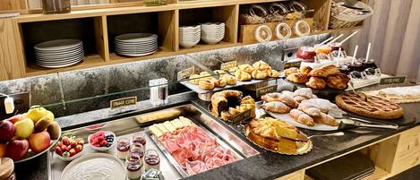 Petit déjeuner buffet compris tous les jours