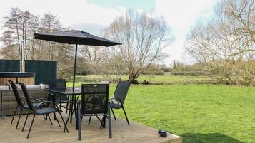Cottage | Property grounds