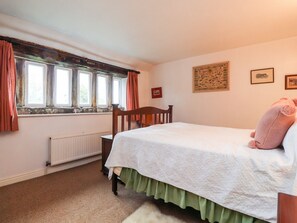 1 Schlafzimmer, individuell dekoriert, individuell eingerichtet
