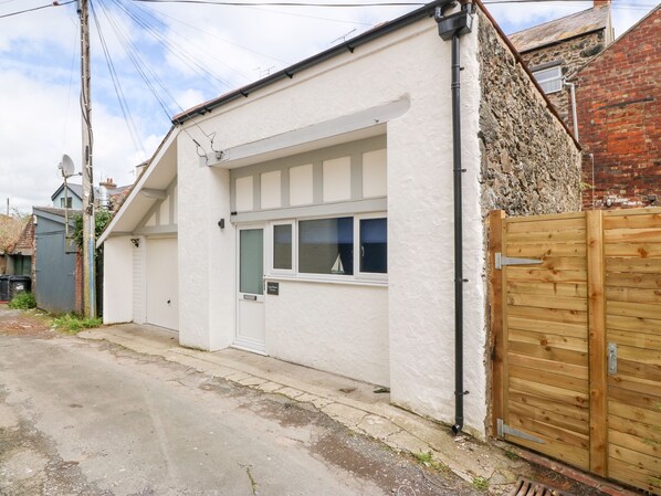 Exterior - 2 Dew Street (Menai Bridge)