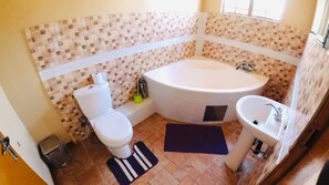 Standard Room | Bathroom