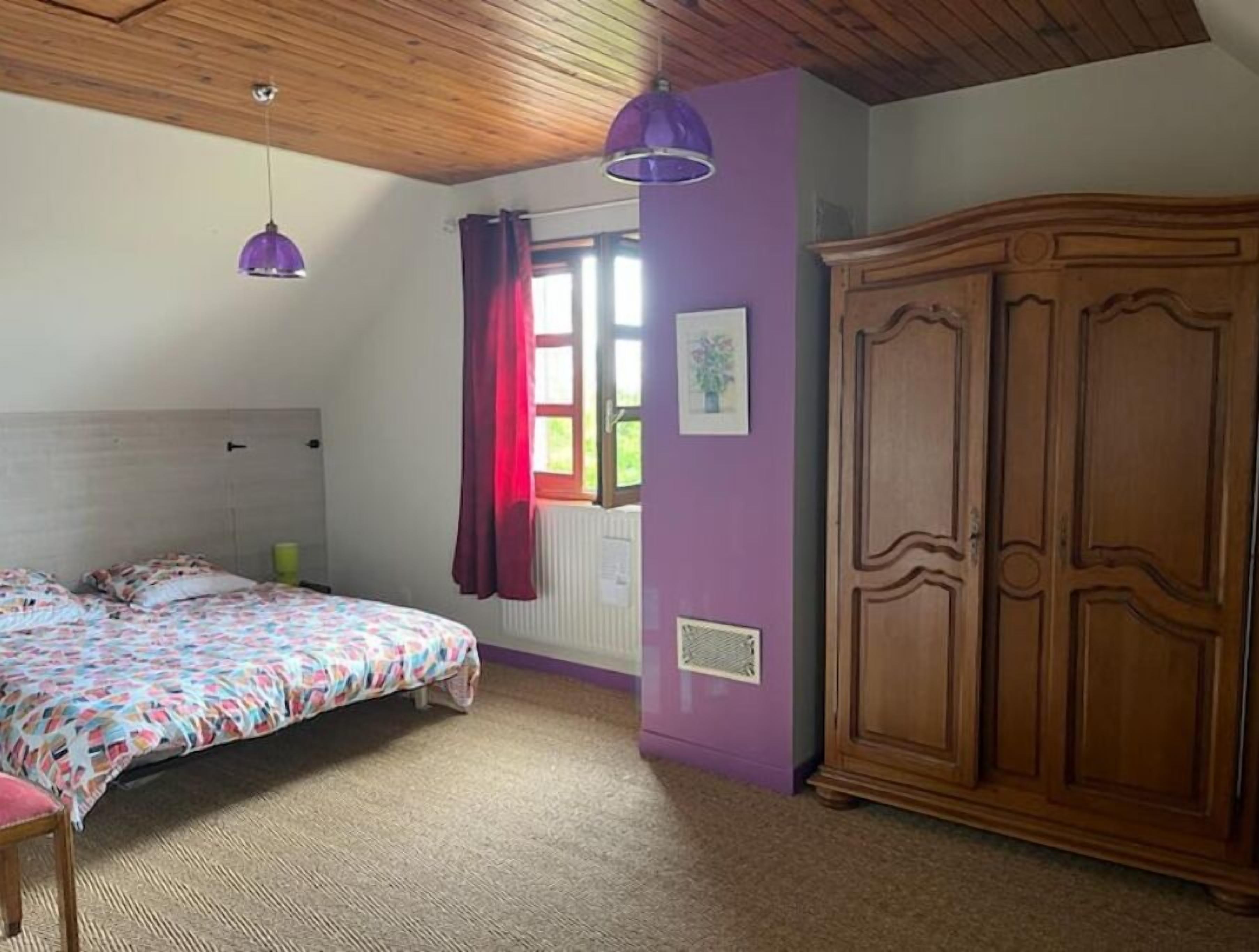 3 bedrooms, desk, travel crib, free WiFi