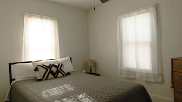 3 bedrooms, WiFi, bed sheets