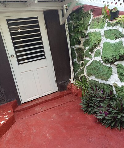 Cozy comfortable one bedroom apartment with all the comforts of home. 