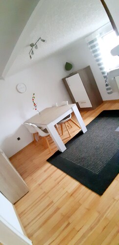 Gemütliche und renovierte Ferienwohnung 70 m2