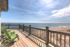 Property grounds - Pompous Pelican | Oceanfront 6BR with Hot Tub & All Ensuite Bedrooms | Nags Head (Nags Head)