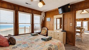 6 quartos, ferros/tábuas de passar roupa, berço de viagem, Wi-Fi