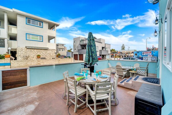 Outdoor dining - Chic 2BR Retreat - Steps to Beach, Exclusive Patio, Garage Parking (San Diego)