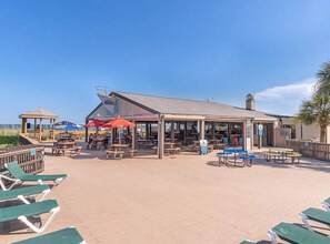 Outdoor dining - 2BR Ocean-View Condo | Myrtle Beach Resort -Best Amenities at the Beach - Pools (Myrtle Beach)