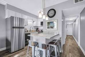 Kylsk åp, mikrovågsugn, ugn och spishäll