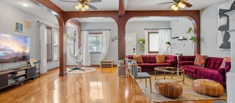 Epic 7BR/7BA House 1/2 block from Tropicana