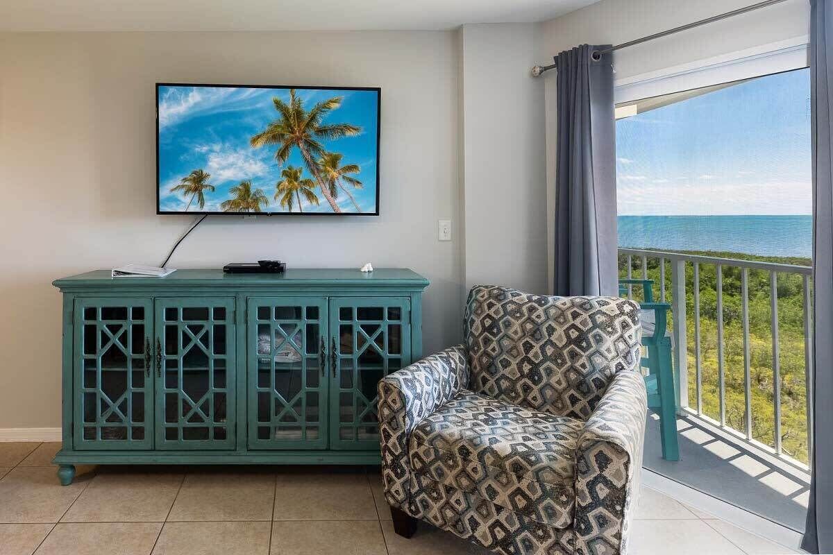 Key Largo Luxurious 2BR/2BA Oceanfront With Pool