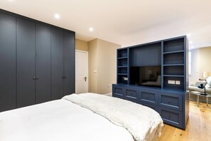 1 bedroom, iron/ironing board, internet