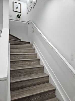 Interior - Cozy Guest Suite in Leduc AB|11 mins to YEG Airport|Netflix| Cable| Free Parking (Leduc)