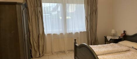 1 Schlafzimmer, Reisekinderbett, WLAN