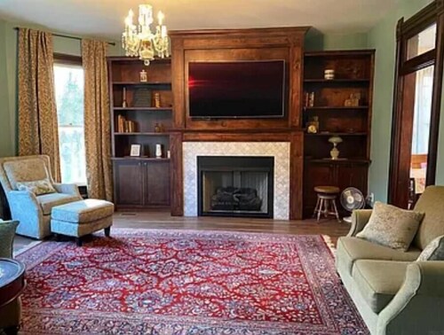 Bray Suite- 2nd Floor