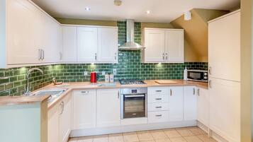 Lave-vaisselle, chaise haute