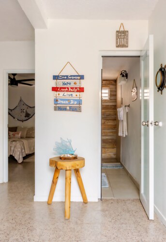 The Buoy House/ La Casa de la Boya