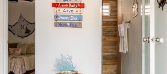 The Buoy House/ La Casa de la Boya