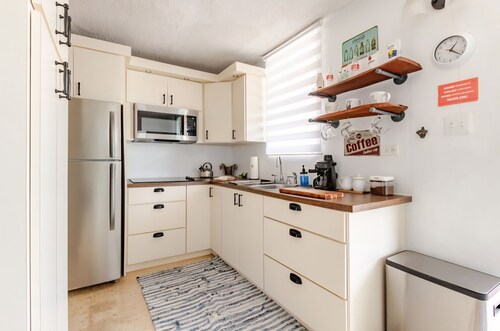 The Buoy House/ La Casa de la Boya