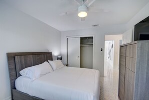 4 bedrooms, WiFi, bed sheets