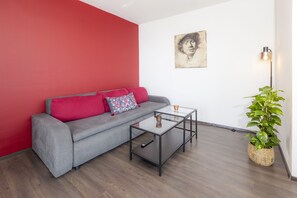 Smart TV, books - Apartment mit Wunderschönem Meerblick nur 5 Minuten vom Strand Entfernt (Sveta Marina)