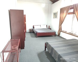 3 bedrooms, in-room safe, desk, iron/ironing board - Spring Shannon Heritage  (Diyatalawa)