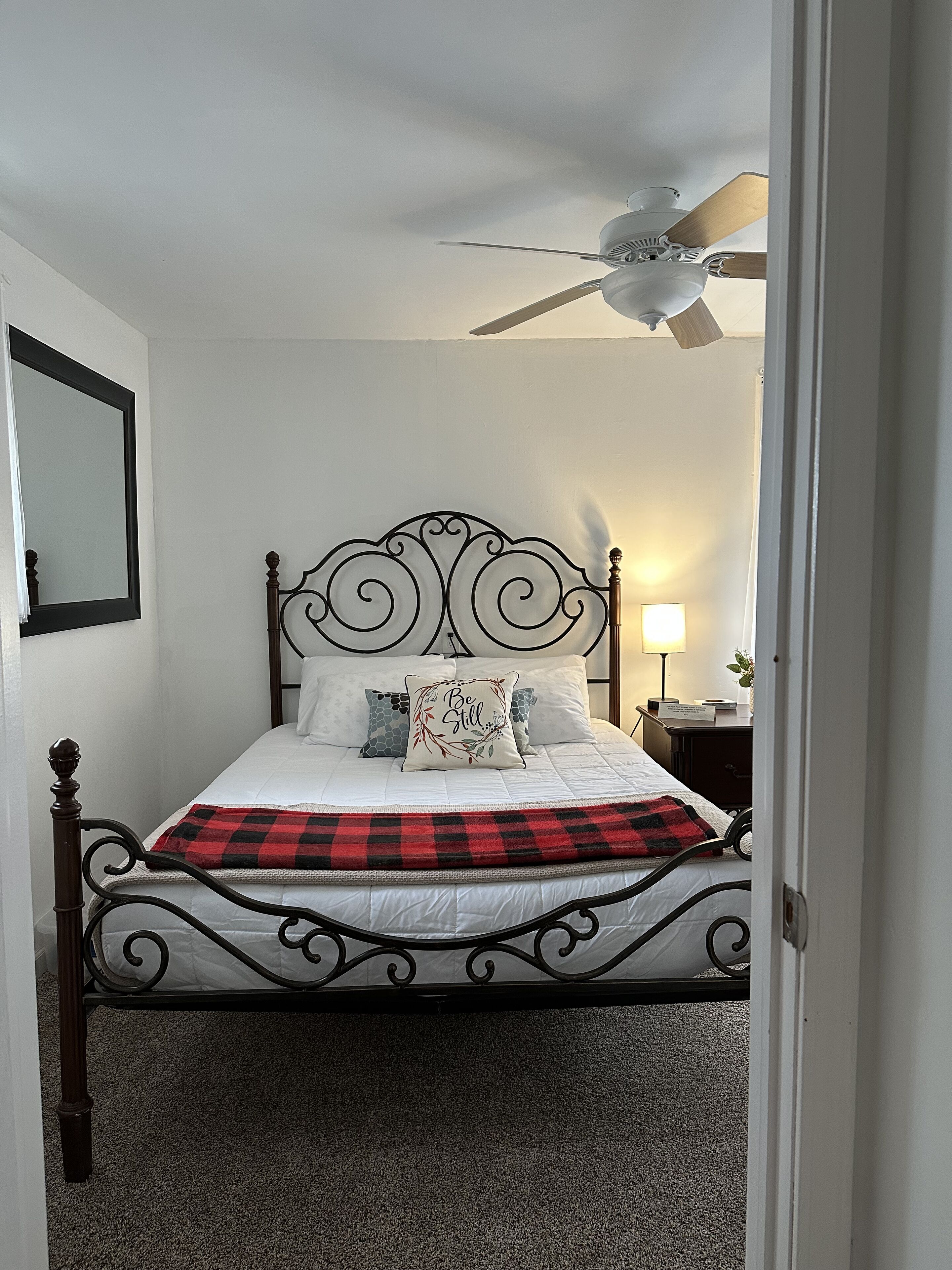 2 soverom, strykejern/-brett, reiseseng for barn og wi-fi (inkludert)