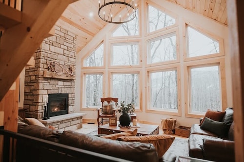 Black Diamond Lodge • Group Getaway