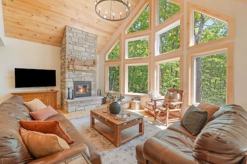 The Black Diamond Lodge 