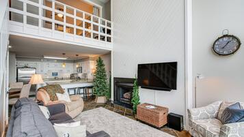 TV, fireplace