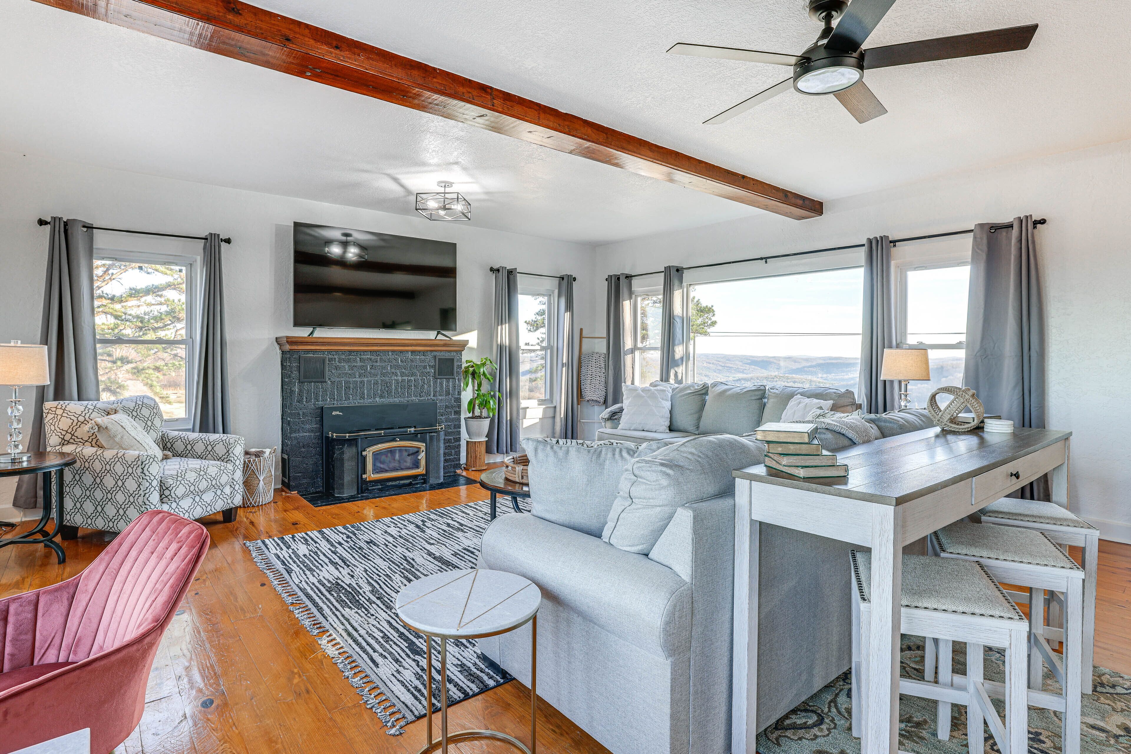 Eureka Springs Home Rental w/ Panoramic Views!