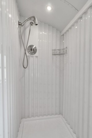 Toallas, jabón, papel de baño