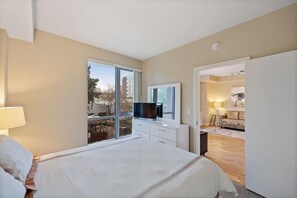 1 bedroom, desk, iron/ironing board, free WiFi