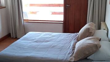 1 habitación, wifi y ropa de cama