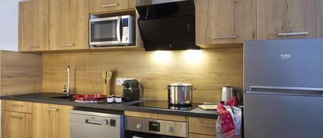 Microwave, dishwasher