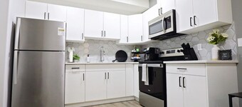 Queen Bed|Near Airport|Kids Playground|Disney+