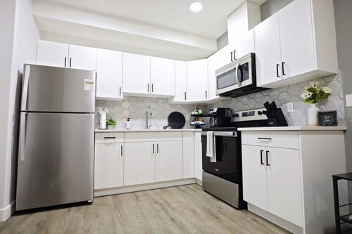 Central A/C|Fireplace|Kid`s Park|Disney+|Airport